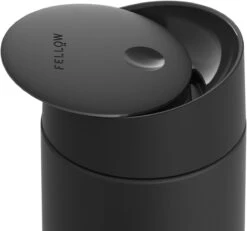 FELLOW - Carter "Move" Mug + Slide-Lock Deksel - Matte Black, 355ml -Tefal Keuken Verkoopwinkel 1200x1120 1