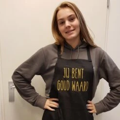 Keukenschort Met Grappige Tekst Bedrukt Cadeau Jij Bent Goud Waard| Katoenen Barbecueschort Keuken BBQ Schort Kookschort Kokschort | Opa Oma Mama Papa Juf Meester Bedanken Collega Vriendin Juffendag Vaderdag Moederdag Verjaardag Man Vrouw -Tefal Keuken Verkoopwinkel 1200x1200 12