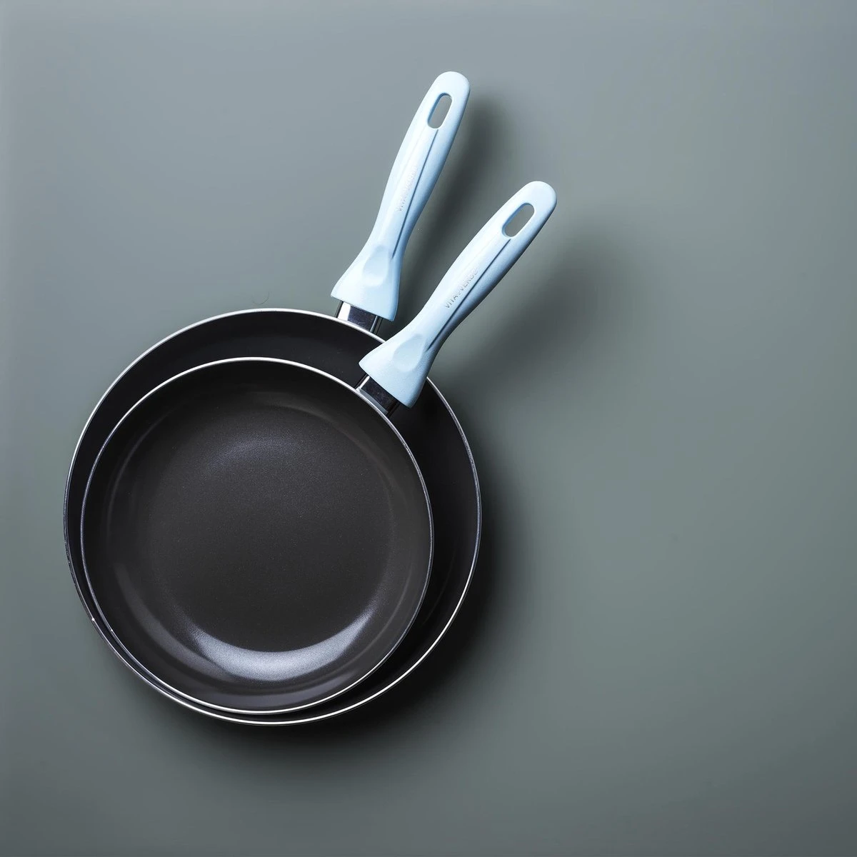 VitaVerde Expert Koekenpannenset Ø 24cm + Ø 28cm - Lichtblauw - Inductie - PFAS-vrij 2 VitaVerde Expert Koekenpannenset Ø 24cm + Ø 28cm - Lichtblauw - Inductie - PFAS-vrij - Afbeelding 2