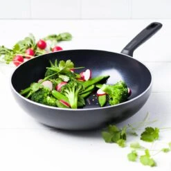 GreenPan Memphis Keramische Wokpan - Ø 28 Cm - PFAS-vrij 28 GreenPan Memphis Keramische Wokpan - Ø 28 Cm - PFAS-vrij -Tefal Keuken Verkoopwinkel 1200x1200 380