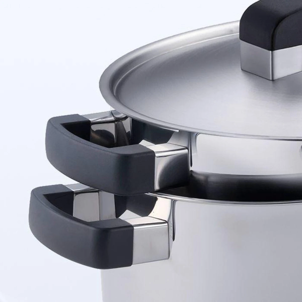 BK Conical Cool Pannenset - 5-delig - RVS - Geschikt Voor Alle Warmtebronnen 2 BK Conical Cool Pannenset - 5-delig - RVS - Geschikt Voor Alle Warmtebronnen - Afbeelding 2