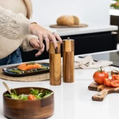 Deleca Luxe Peper En Zoutmolen Set - Zout / Pepermolen - Handmatig - Met Navul Lepel & Geschenkdoos - Acacia Hout - Rond -Tefal Keuken Verkoopwinkel 1200x1200 832