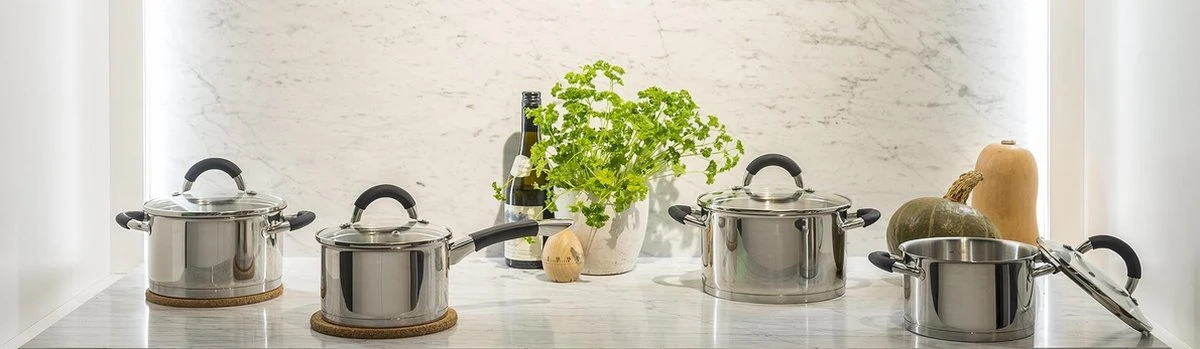 Sola Pannenset Venice - 4 Delig - Ø 16,16,18,20 Cm - Zilver - RVS - Sandwichbodem 3 Sola Pannenset Venice - 4 Delig - Ø 16,16,18,20 Cm - Zilver - RVS - Sandwichbodem - Afbeelding 3