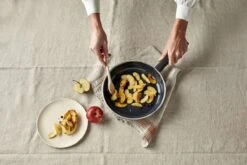 Demeyere Alu Cosi 3 Koekenpan - Ceraforce - 24 Cm - PTFE-vrij -Tefal Keuken Verkoopwinkel 1200x800 36