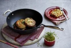 LE CREUSET - Les Forgees - Wokpan 30cm -Tefal Keuken Verkoopwinkel 1200x800 45