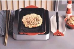 Le Creuset - Gietijzeren Grillplaat - 32x22cm - Kersenrood 9 Le Creuset - Gietijzeren Grillplaat - 32x22cm - Kersenrood -Tefal Keuken Verkoopwinkel 1200x807 3