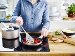 GreenPan Cambridge Hapjespan Met Deksel 28cm - Brons - Inductie - PFAS-vrij -Tefal Keuken Verkoopwinkel 1200x899 7