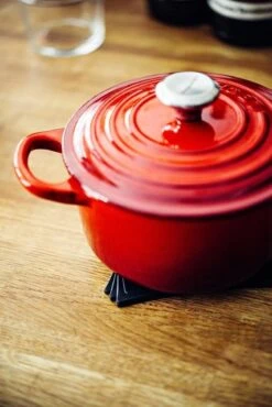 Le Creuset Signature Braadpan - 4,2 L - 24 Cm - Kersenrood -Tefal Keuken Verkoopwinkel 801x1200 1