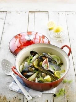 Le Creuset Braadpan Faitout Tradition Kersenrood - ø 24 Cm / 3 Liter -Tefal Keuken Verkoopwinkel 901x1200