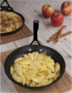 Le Creuset Koekenpan Les Forgées TNS - ø 28 Cm - Standaard Anti-aanbaklaag -Tefal Keuken Verkoopwinkel 923x1200